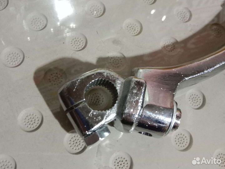 Заводная лапка на мотоцикл