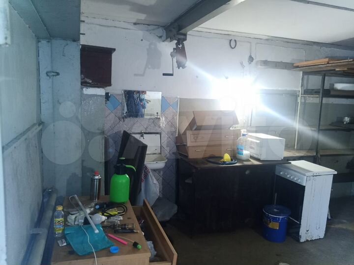 Гараж, > 30 м²