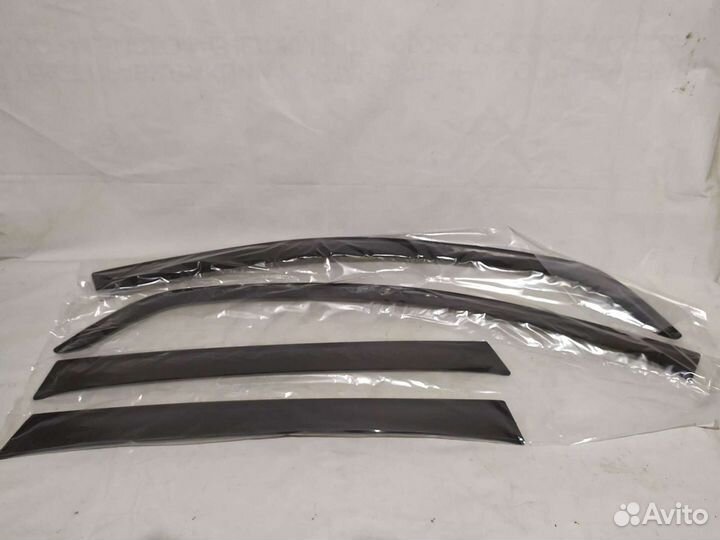 Дефлекторы окон Renault Daster