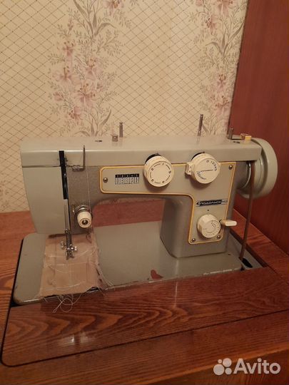 Швейная машина Подольск 142