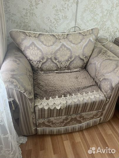 Мягкая мебель диван и кресла б/у