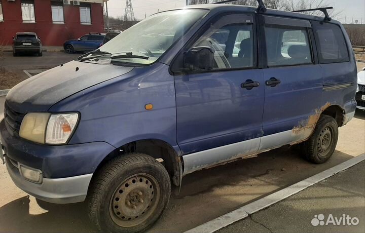 Toyota Town Ace Noah 2.0 AT, 1998, битый, 350 000 км