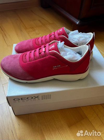 Новые кроссовки geox 37