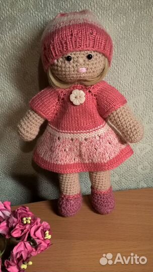 Вязаная игрушка - куколка ручной работы