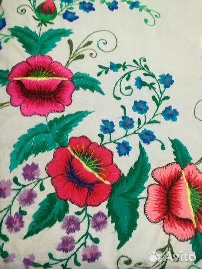 Подзор ручной вышивки