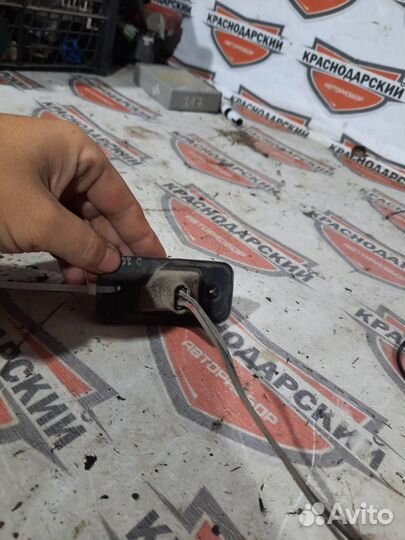 Повторитель поворота в крыло левое переднее Mazda