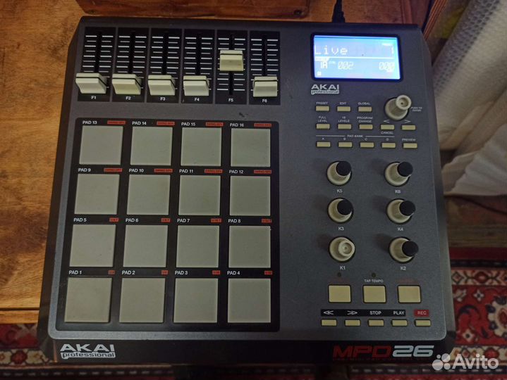 Akai mpd 26