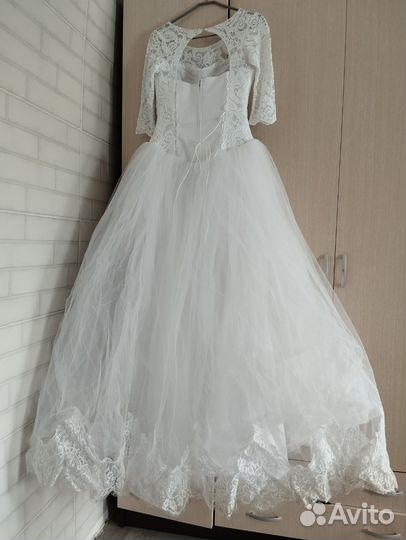 Свадебное платье с фатой 44 размер