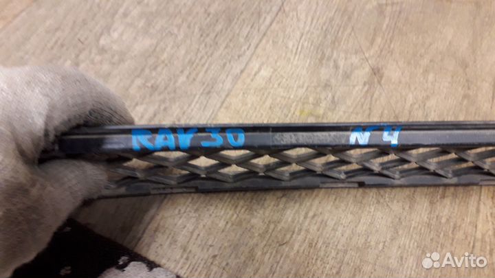 Решетка переднего бампера Toyota RAV4 30 2007