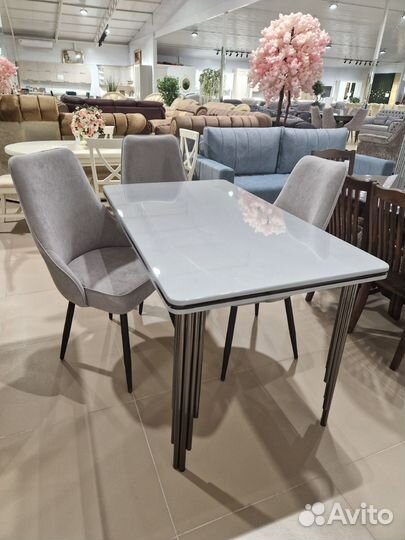 Обеденный стол Амадей