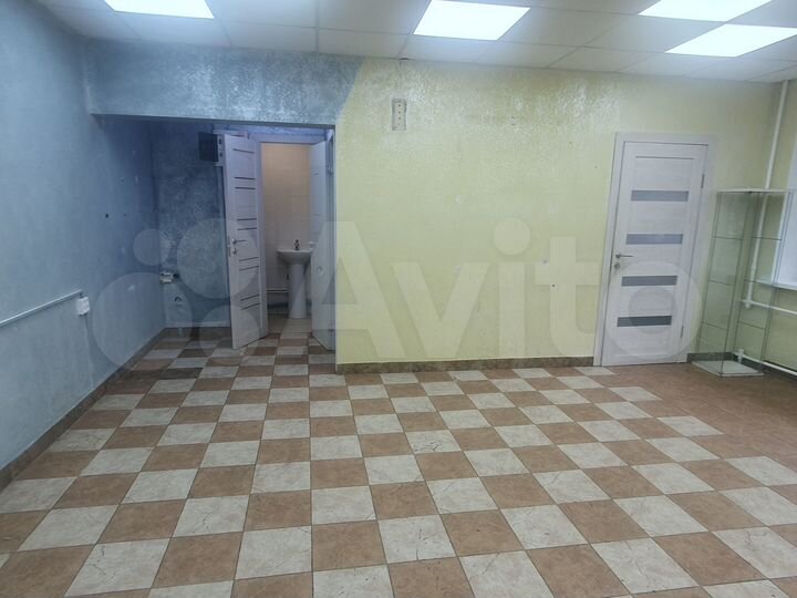 Торговая площадь на трафике у метро 53 м²