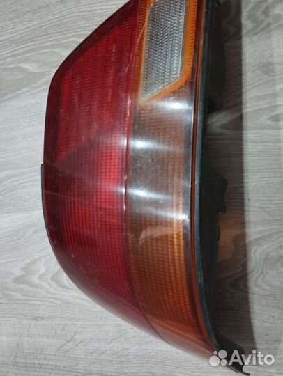 Фонарь задний Toyota Vista SV40