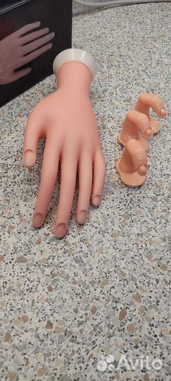 Тренировочная рука для маникюра