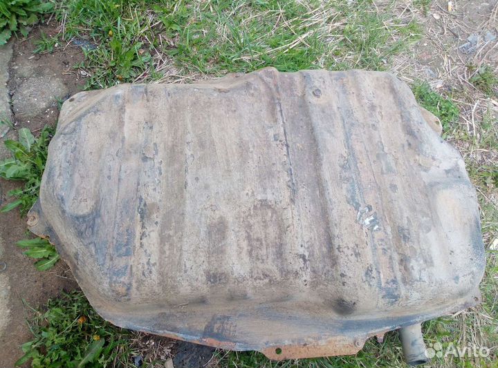 Бензобак Мазда 323ba