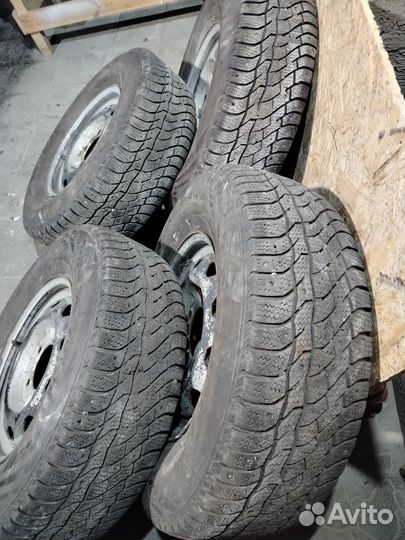 Штампы с резиной УАЗ r16