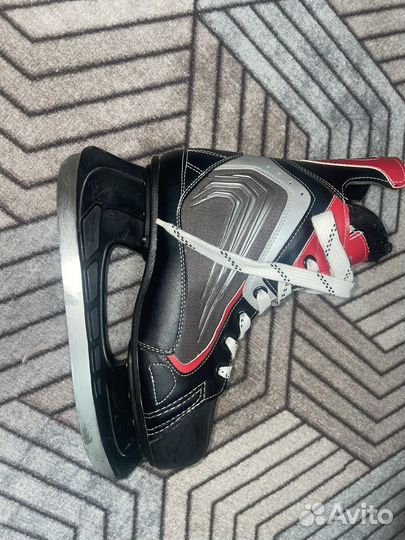 Коньки хоккейные