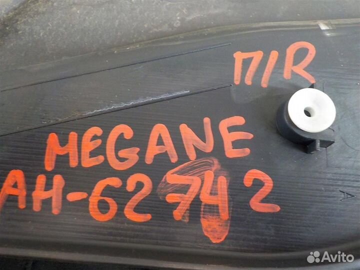 Обшивка двери передней правой Renault Megane I 19