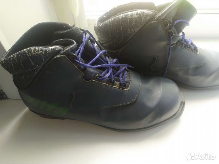 Лыжные ботинки