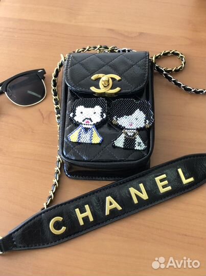 Брошь из бисера chanel