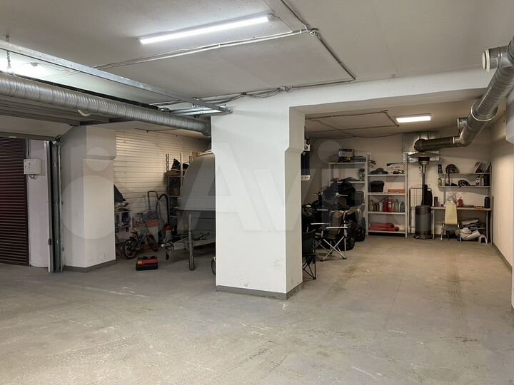 Гараж, > 30 м²