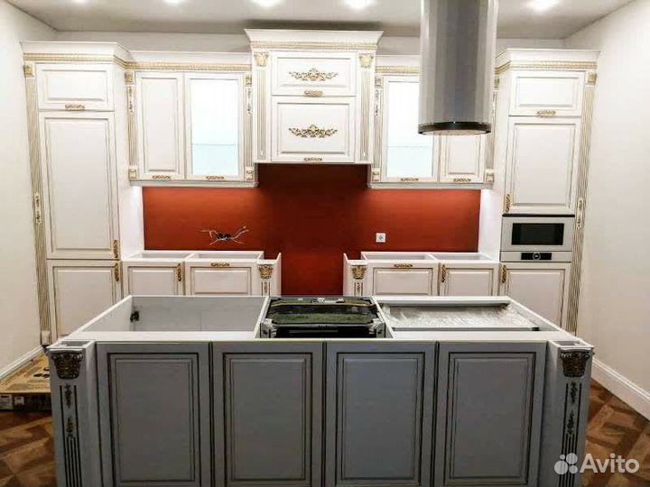 Кухня с островом на заказ Mebellissimo