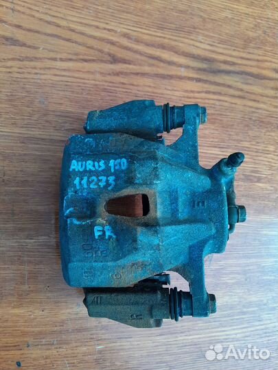 Суппорт передний Toyota Auris 150