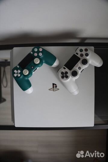 Sony PS4 PlayStation 4 pro 1 Tb, 2 джостика + игры