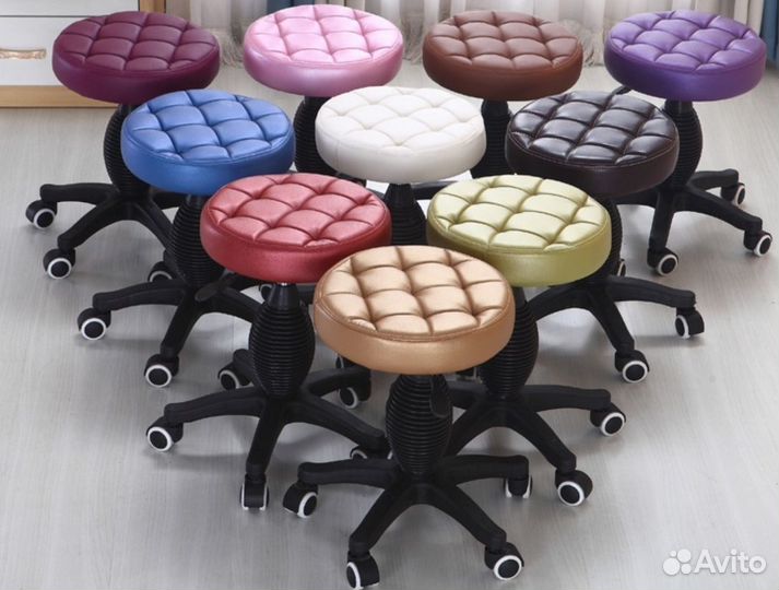 Стул для мастера педикюра, косметолога