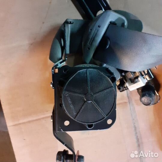 Ремень безопасности задний левый KIA carnival 200