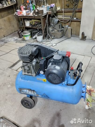 Продам компрессор