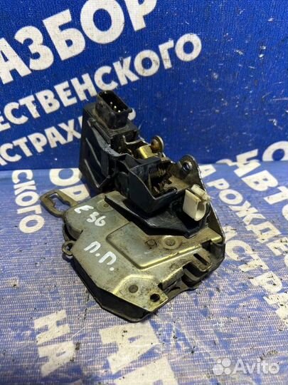 Передний правый замок двери Bmw E36 седан 1996