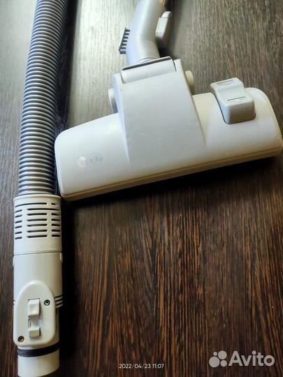 Шланг с трубой и насадкой для пылесоа LG