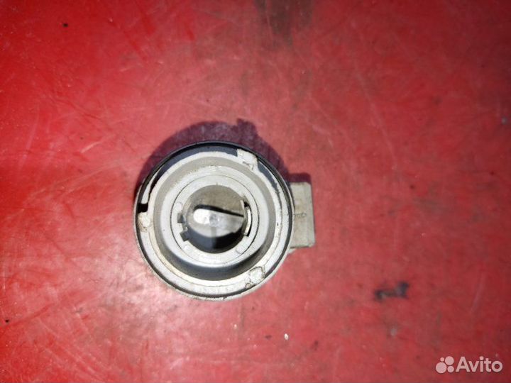 Патрон поворотника передний Volkswagen Golf 3 купе