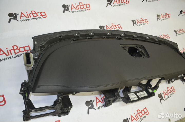 Торпедо панель приборов Kia Sorento со строчкой