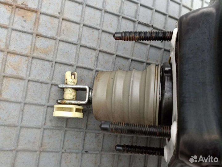 Вакуумник Mazda 3 седан 1.6 2007