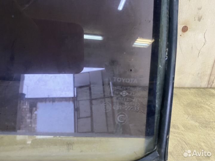 Форточка задней двери Lexus lx470