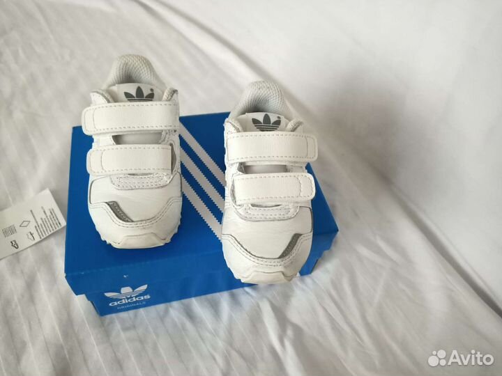 Кроссовки детские adidas новые унисекс