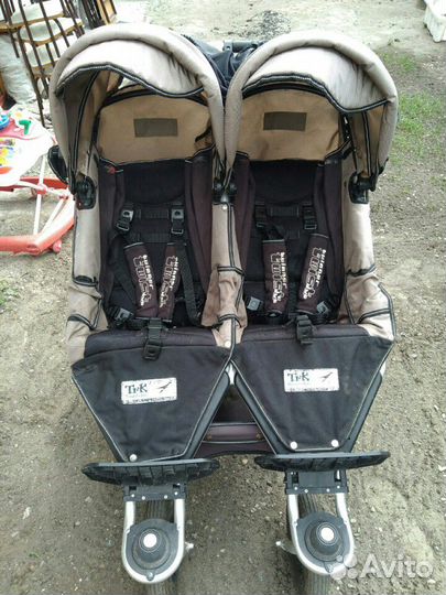 Коляска для двойни