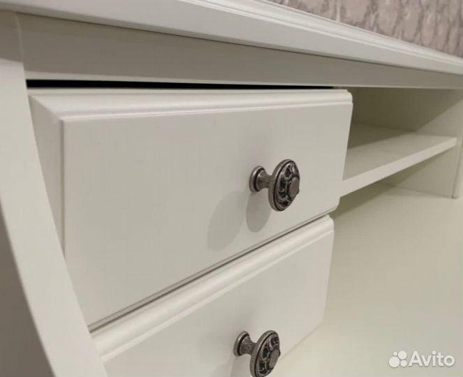 Письменный стол из массива в эмали Прованс