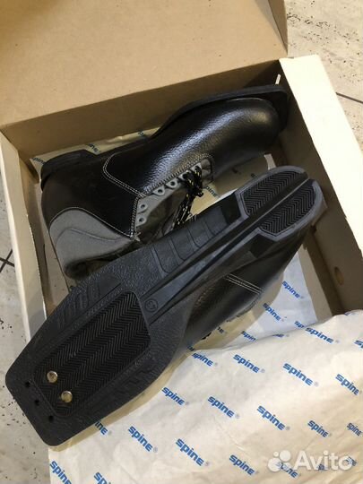 Лыжные ботинки spine