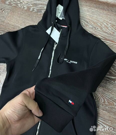 Спортивный аутфит для зимы от Tommy Hilfiger