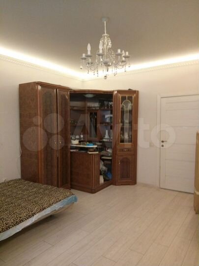 4-к. квартира, 93 м², 1/2 эт.