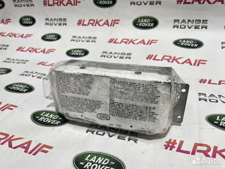 Подушка в торпеду Land Rover Discovery 3/4