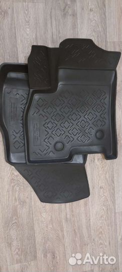 Автомобильные коврики резиновые