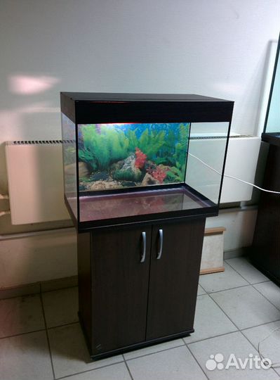 Аквариум 90 свет, биофильтр, тумба, фон