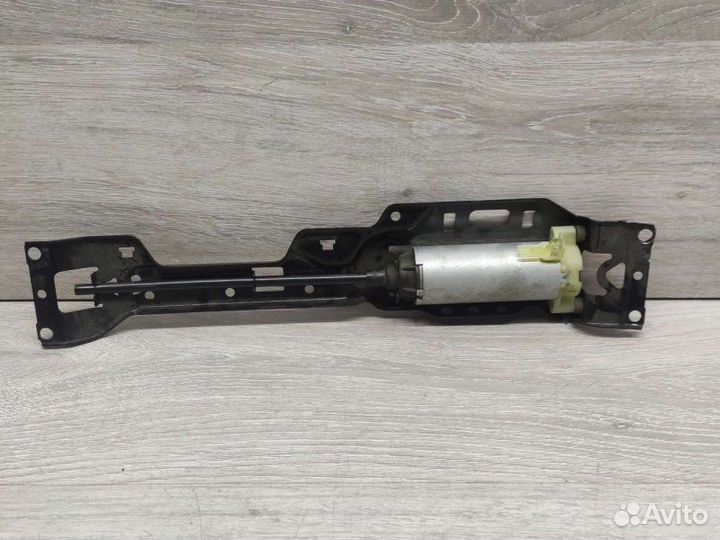 Моторчик сидения Mercedes M W164