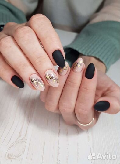 Маникюр с покрытием гель-лаком