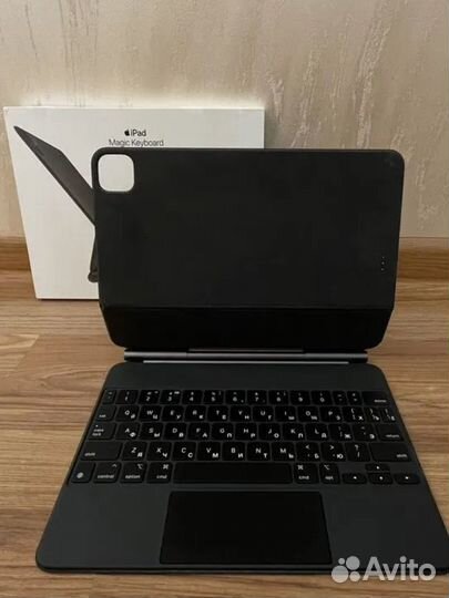 Magic Keyboard для iPad Pro 11