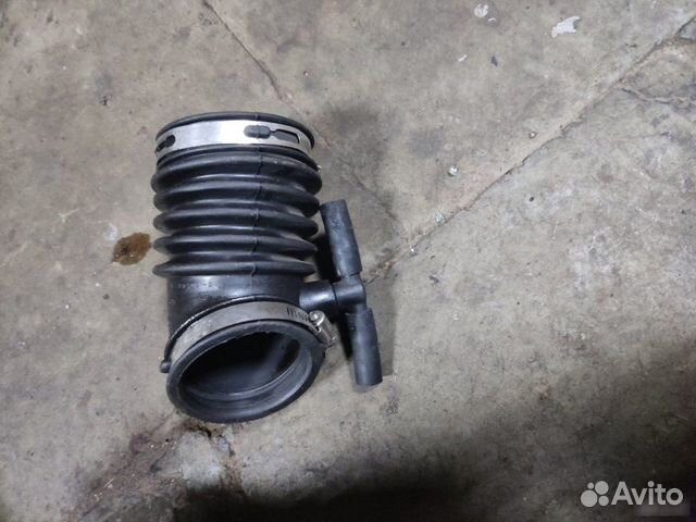 Патрубок воздушного фильтра Ford Escape