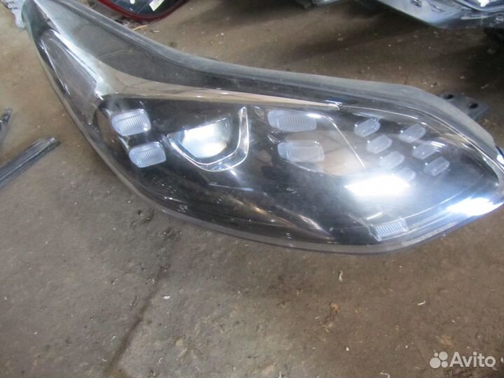 Фара правая Kia Sportage 2016 (92102F1500)